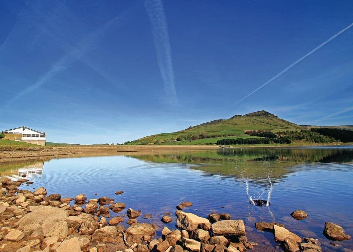 Dovestone Holiday Park Hotel Greenfield  Eksteriør billede